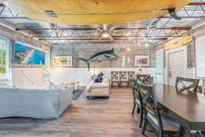 Livin Right Surf Loft: pickleball, basketball, close to the fun